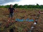 Kesederhanaan Hepnie saat bersama petani di Desa Swarga Bara